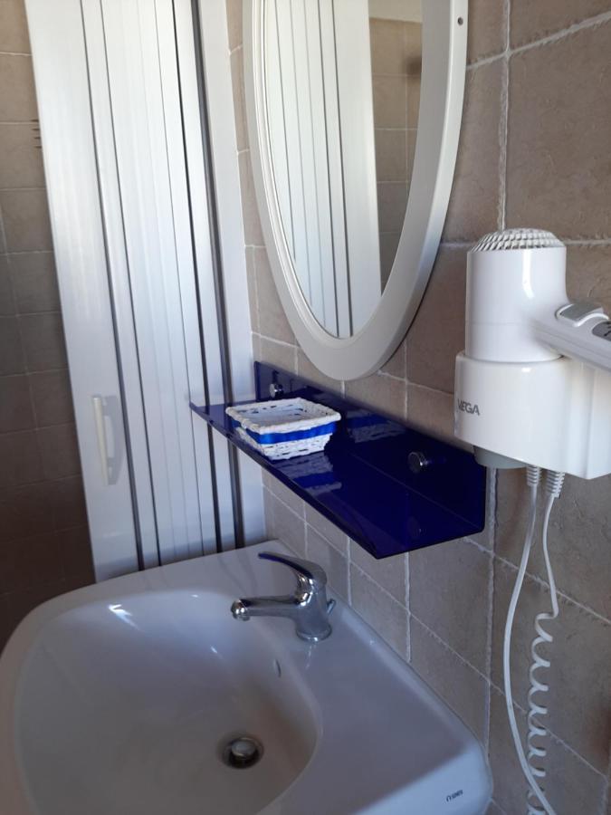 B&B La Jacaranda Affittacamere SantʼAntìoco Buitenkant foto